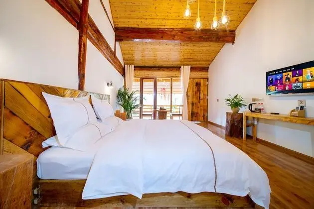 Signature Tek Büyük Yataklı Oda, Bahçe Manzaralı (Room No.4)