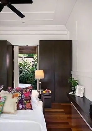 Shantaa Sweet (A king size bed)