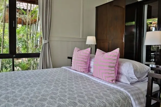 Shantaa Sweet (A king size bed)