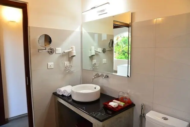 Deluxe Tek Büyük Yataklı Oda, 1 En Büyük (King) Boy Yatak, Özel Banyo, Havuz Manzaralı