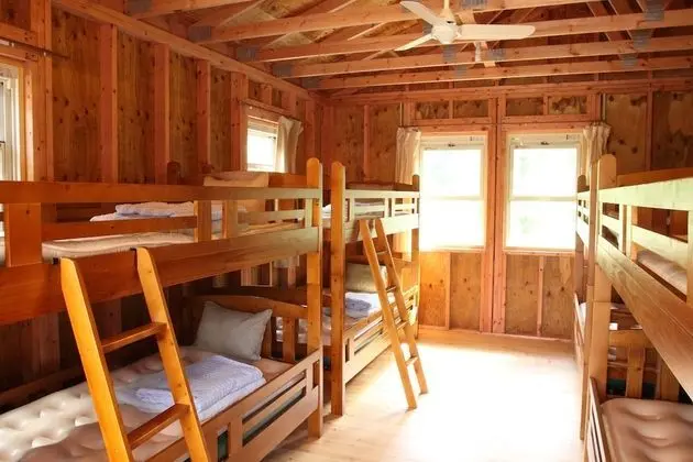 Basic Bungalov, Sadece kadınlar için