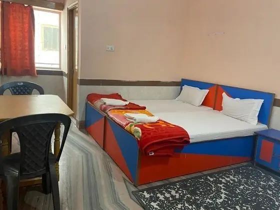 Deluxe Tek Büyük Yataklı Oda (AC)