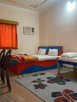 Deluxe Tek Büyük Yataklı Oda (AC)