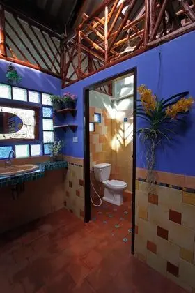 Traditional Oda, Ortak Banyo