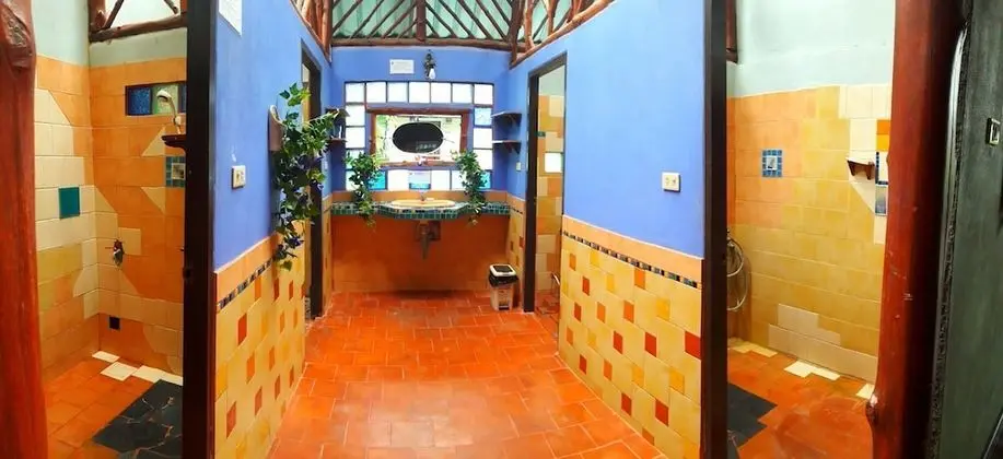 Traditional Oda, Ortak Banyo