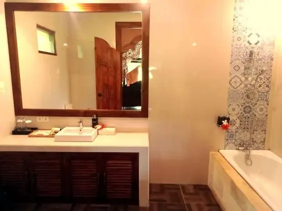 Traditional Tek Büyük Yataklı Oda