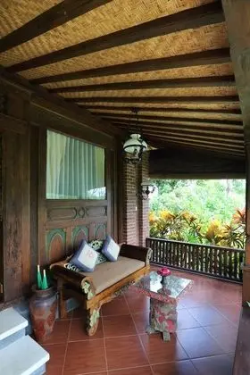 Traditional Tek Büyük Yataklı Oda