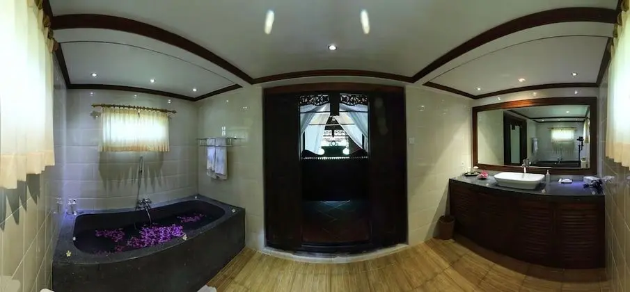 Traditional Tek Büyük Yataklı Oda
