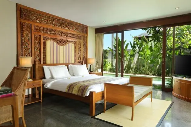 Suit With Private Pool