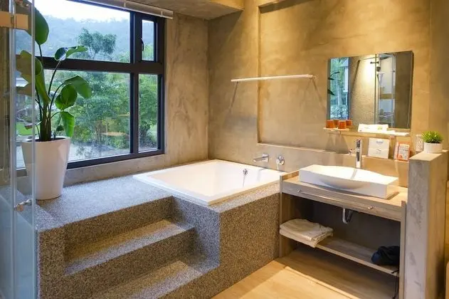 Comfort Tek Büyük Yataklı Oda, 1 En Büyük (King) Boy Yatak, Balkon, Köşe