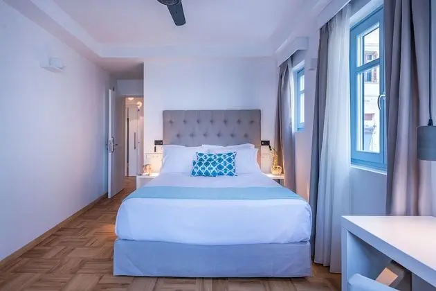 Junior Tek Büyük Yataklı Oda, Havuz Kullanımı, Deniz Manzaralı (Private Terrace)