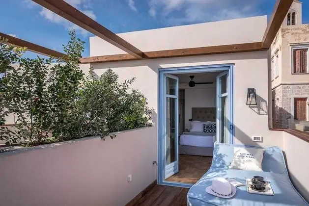 Junior Tek Büyük Yataklı Oda, Havuz Kullanımı, Deniz Manzaralı (Private Terrace)
