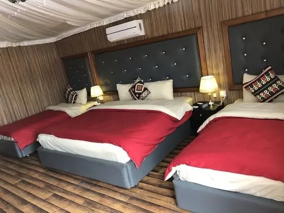 Deluxe Dört Kişilik Oda