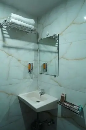 Standard Tek Büyük Yataklı Oda (AC)