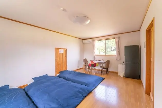 Basic Üç Kişilik Oda, Tepe Manzaralı
