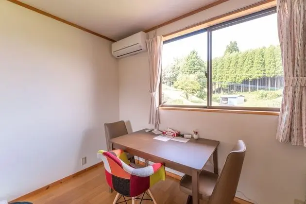 Basic Üç Kişilik Oda, Tepe Manzaralı