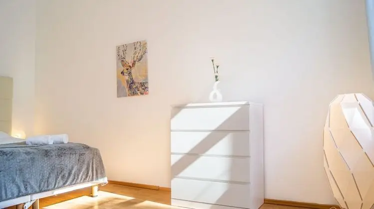 Budget Chic Room