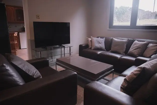 Ev, 6 Yatak Odası, Sigara İçilmez