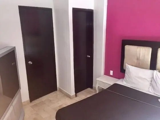 Tek Büyük Yataklı Oda, 1 Çift Kişilik Yatak