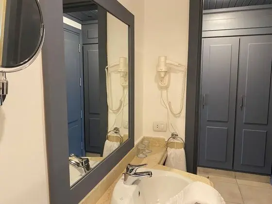 Deluxe Oda, Sigara İçilebilir, Havuz Manzaralı