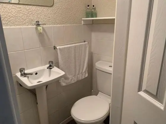 Tek Büyük Yataklı Oda, Ortak Banyo
