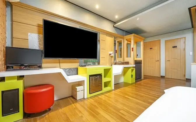 Oda (Semi-special rooms (65-inch TV instal)