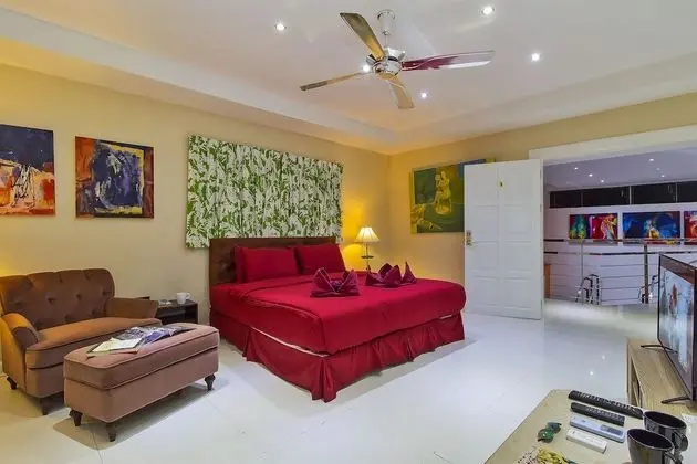 8 Bedrooms Private Pool Villa