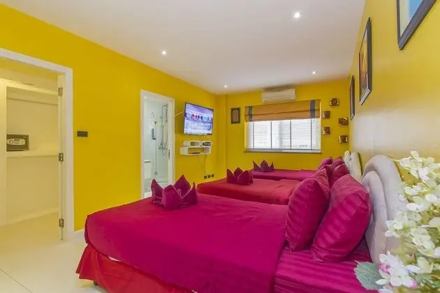 8 Bedrooms Private Pool Villa