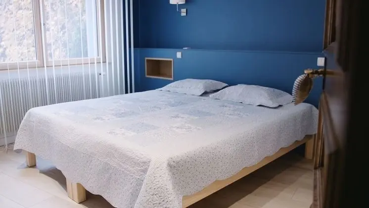 Ev, Avlu Manzaralı (S'Harzala Bleu)