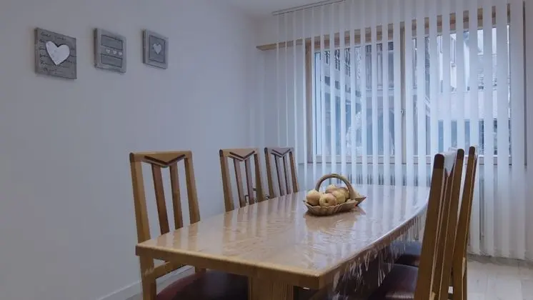 Ev, Avlu Manzaralı (S'Harzala Bleu)