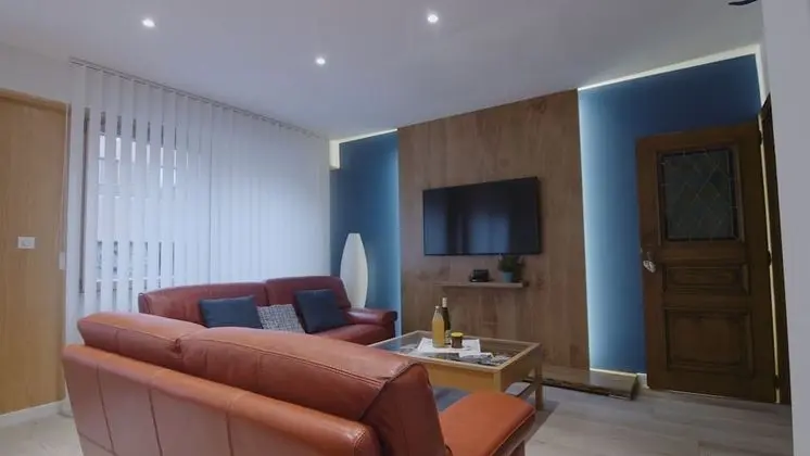 Ev, Avlu Manzaralı (S'Harzala Bleu)