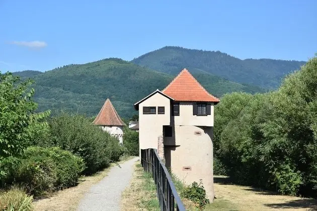 Ev, Avlu Manzaralı (S'Harzala Bleu)