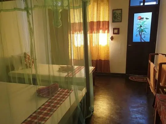 Üç Kişilik Oda