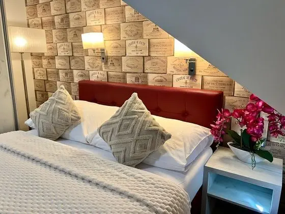 Comfort Tek Büyük veya İki Ayrı Yataklı Oda