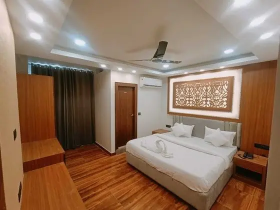 Deluxe Tek Büyük Yataklı Oda