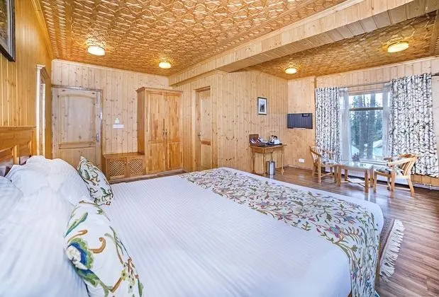 Premium Tek Büyük Yataklı Oda