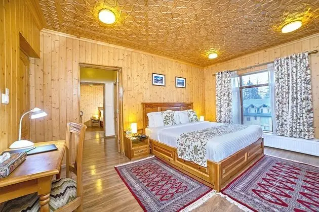 Premium Tek Büyük Yataklı Oda