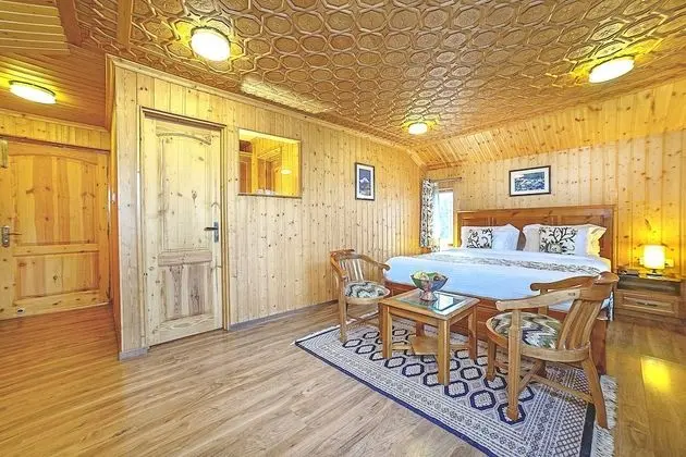 Premium Tek Büyük Yataklı Oda