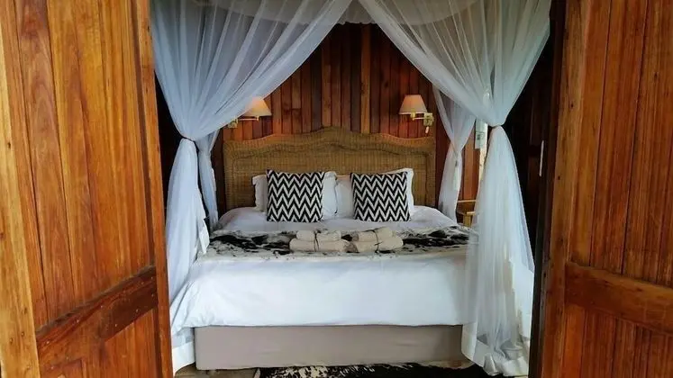 Standard Bush Chalet