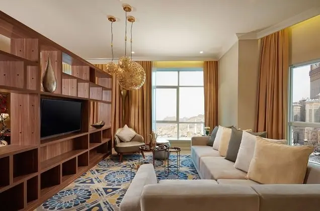 Tiara king suite Panoramic city view