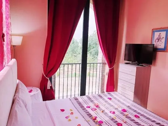 Tek Büyük Yataklı Oda (Girasole)