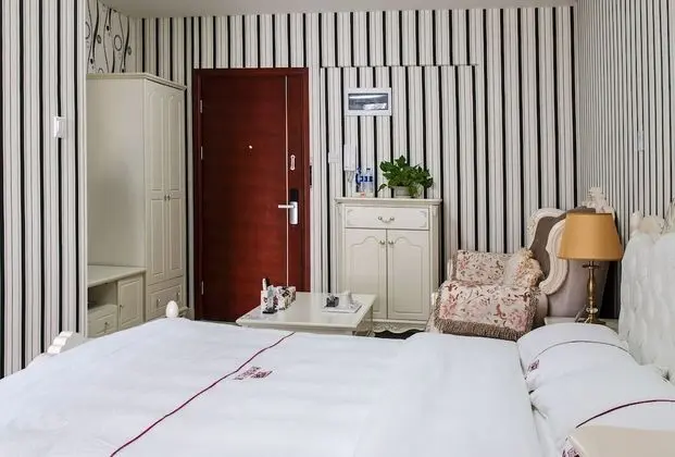 Royal Tek Büyük Yataklı Oda