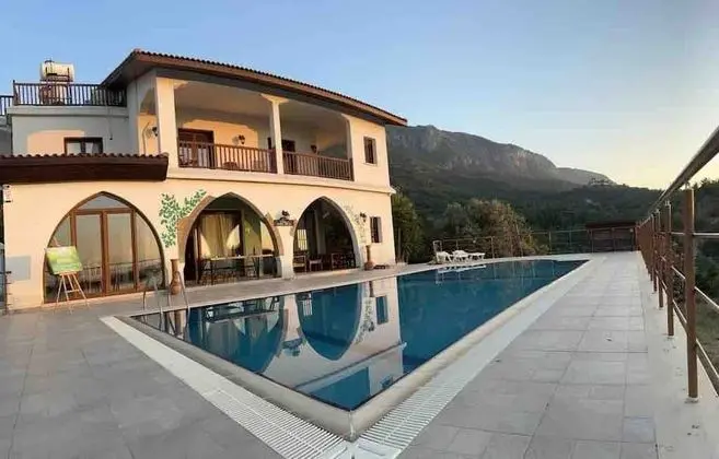 Villa, 4 Yatak Odası, Şömine