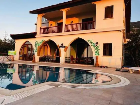 Villa, 4 Yatak Odası, Şömine