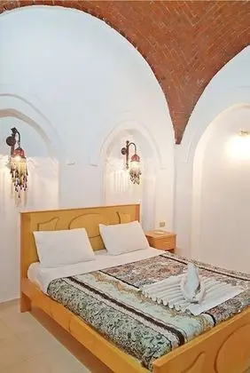 Standard Tek Büyük veya İki Ayrı Yataklı Oda, Bahçe Manzaralı