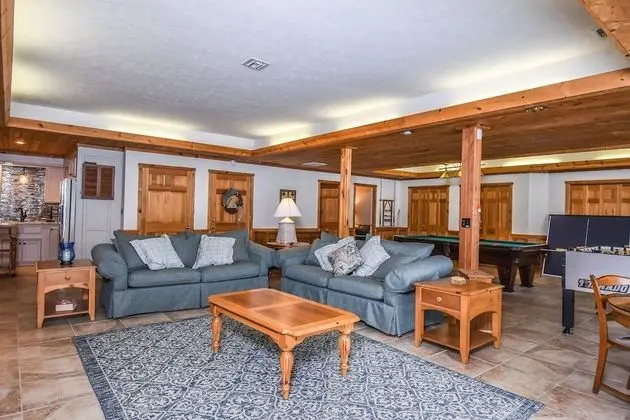 Ev, Birden Çok Yatak, Sıcak Su Havuzu