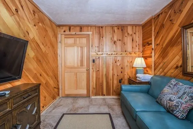 Ev, Birden Çok Yatak, Sıcak Su Havuzu