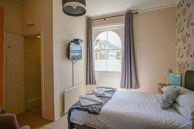 Basic Tek Büyük Yataklı Oda, Banyolu/Duşlu, Şehir Manzaralı (Comfort (Budget) Double)