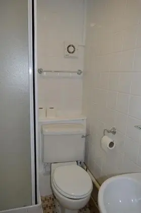 Basic Tek Büyük Yataklı Oda, Banyolu/Duşlu, Şehir Manzaralı (Comfort (Budget) Double)