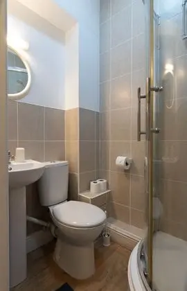 Standard Tek Büyük Yataklı Oda, Banyolu/Duşlu